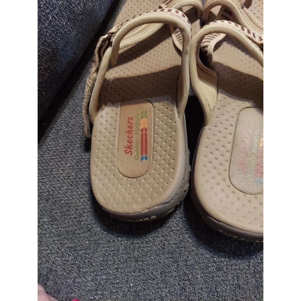 Skechers Women's 8 Reggae All Natural Outdoor Lifestyle Taupe Sandals Adjustable